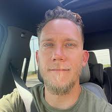 🚨Cooksey Conspiracy Theories🚨 Theory 1️⃣- Levi's girlfriend is a Deegs  super fan and Haiden had to tell Levi to have her stop texting the Deegs  all the time. Theory 2️⃣- There's a