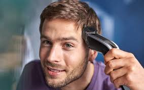 Haare schnell und bequem zu hause selber färben, strähnen oder spitzen schneiden. Haare Selber Schneiden Tipps Fur Den Maschinen Schnitt Zuhause Philips
