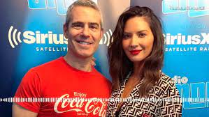 Olivia Munn Says It S Amazing That Ex Nfl Star Aaron Rodgers Is On Speaking Terms With Family Daily Mail Online