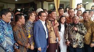 Pertemuan antara idham azis dan agus rahardjo ini berlangsung di gedung merah putih, jakarta selatan. Cerita Idham Azis Banggakan Prestasi Kedua Putranya Merahputih