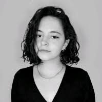 Laura Davanzo's Instagram, Twitter & Facebook