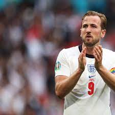 Harry kane revealed he was the product of an affair tottenham's manager had 30 years prior with romola garai, who gave birth to kane. Former England Manager Disagrees With Romelu Lukaku About Tottenham S Harry Kane Football London