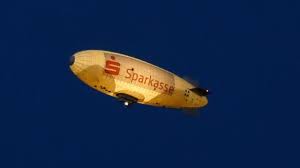Gotta whole lotta love for goodyear's bigger, faster airship. Blimp Luftschiff Theo Uber Dem Ruhrgebiet Beleuchtet Unterwegs Youtube