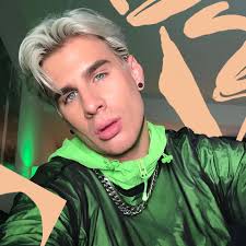 TikToks King Of Hair, Brad Mondo, Gets Honest About His Success & Life  Behind The Fame | Glamour UK