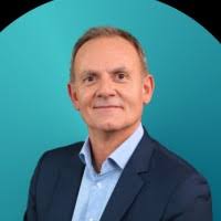 60+ perfiles de «Scavone»