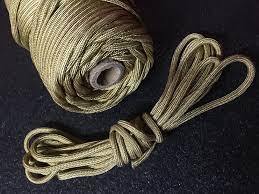 If you should turn the paracord over, you will notice that you have two loops at one end and at the other end is a single loop. The Only Three Knots You Need For Paracord Lashing Exploring Overland