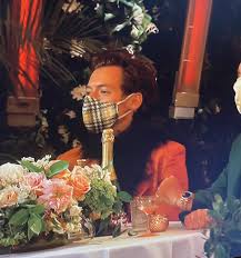 See harry styles at the grammys in 2021! 1b0ldsgo Gcgem