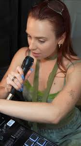 practicing my mermaid siren