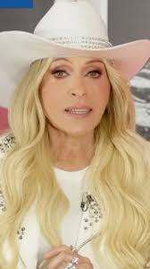 @oficialyuri habla de su incursión en el regional mexicano, género al que  ha sumado su talento y calidad que la distinguen como artista 👏🏼👏🏼  #QuéNewsBandamax