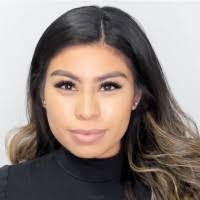 Damaris Palma's Instagram, Twitter & Facebook