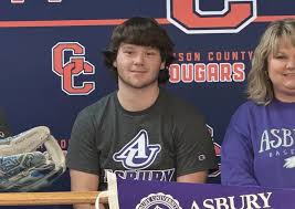 Cougars close out soccer season with 2-1 win over Mustangs