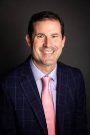 Simon Hess's Instagram, Twitter & Facebook