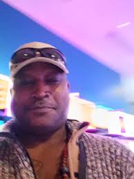 Introduction and photo sharing in a community