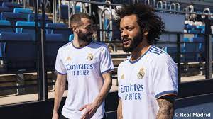 In unserem fußballshop finden sie das ökonomische fußballtrikot. So Ist Das Neue Trikot Fur Die Saison 2021 22 Real Madrid Cf