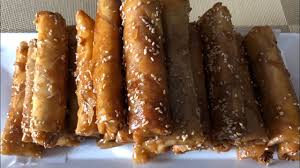 How To Make Banana Turon With Special Guest Youtube Turon Eat Banana