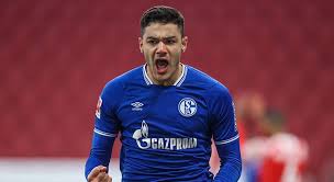 1,85'lik boyuyla özellikle hava toplarında oldukça başarılı performans sergileyen ozan kabak, sol ayağını etkin olarak kullanan futbolculardandır. Avrupa Devleri Ozan Kabak In Pesinde Son Dakika Haberleri