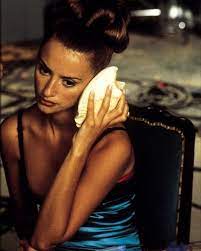 Woman on top follows isabella (penelope cruz) as she goes out on her own in the big city, and in a whole new country. Pin On Una Vibra Antigua