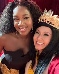 Behind every Lion is a skilled, courageous, and fabulous lioness. 😉😘 .  For the Mufasa Premiere I disneybounded as Nala because she's fearless and  I love her sass. I had hopes that