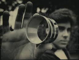 1986 Manufacturer Peter Gorman demonstrates the Toy the Toobee