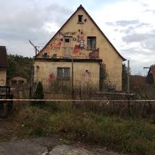Er ist seit 2013 ein selbstständiger youtuber und younow streamer, der ebenfalls unter dem künstlernamen drachenlord oder drache bekannt ist. Obdachlosenunterkunft Emskirchen Drachenlordd1 Twitter