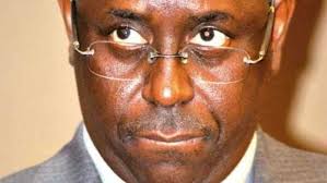Sénégal : Macky Sall a-t-il confisqué la carte d'identité de Karim Wade ?