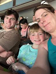 MOMS ON THE GO 👏🏼👏🏼💛