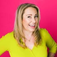 Miranda Phipps's Instagram, Twitter & Facebook