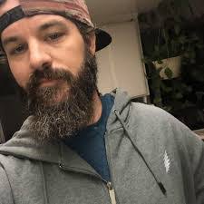 Justin Stillwell's Instagram, Twitter & Facebook