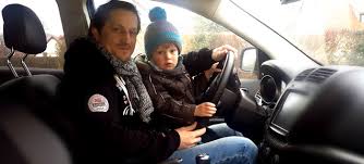 Das bedeutet aber nicht automatisch dass man nicht mehr hinten sitzen muss. Ab Wann Durfen Kinder Im Auto Vorn Sitzen Netpapa De
