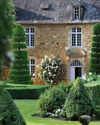Savoy Homes And Gardens On Instagram Curbappeal Jardins De Manoir D Eyrignac Salignac Eyvigues Dordogne France Le Giardino Case Di Campagna Case