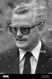 The Bavarian Minister President Max Streibl receives the new Panamanian  Ambassador Max E. Jimenez in the State Chancellery in Munich. Jimenez  presents Streibl with a Panama hat as a gift. [automated translation]