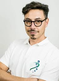 Andrea Lo's Instagram, Twitter & Facebook