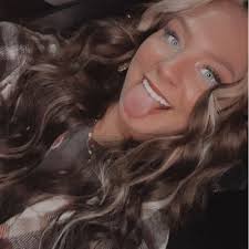 Hannah Craighead (@2dreamyourdream)