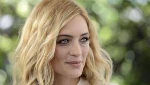 Carolina crescentini (born 18 april 1980 in rome) is an italian actress. Carolina Crescentini Quella Notte Di Fine Millennio Ritornera La Repubblica