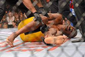 Ufc former middleweight champion anderson silva sits down with espn's stephania bell to discuss his comeback from a devastating leg injury and what he is. Anderson Silva Leg Break Update From Doctor Who Performed Surgery Bleacher Report Latest News Videos And Highlights