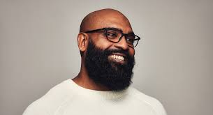 Wie züchtet man einen straffen vollen Bart: Tipps und Tricks