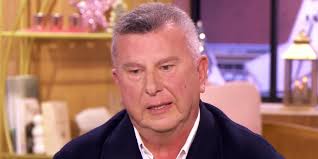 David Hallyday semble plus amoureux que jamais en embrassant sa femme  Alexandra