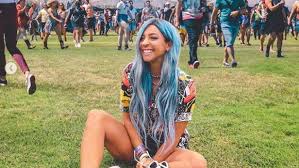 Coachella's organizers have been reaching out to this year's lineup and are seeing if those artists can perform in 2021 instead, bloomberg reported. Influencerin Tauscht Besuch Beim Weltbekannten Coachella Festival Vor Kurier At