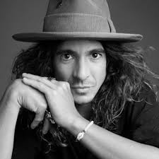 Become who you are. (Birth and Voyage of a tagline). First week I moved to  Shanghai. Dinner time. A friend introduced me to a Spanish woman, extremely  bright, energetic, vibrant, alive. We