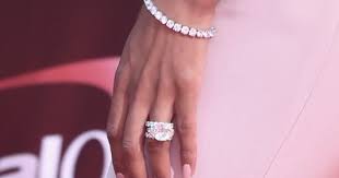Ciara Shows Off Huge Wedding Bling From Russell Wilson At Espy Awards Celebrity Engagement Rings Heart Wedding Rings Bling Wedding