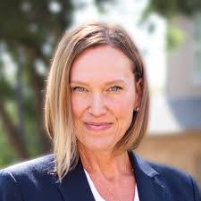 Melissa Tomaszewski's Instagram, Twitter & Facebook