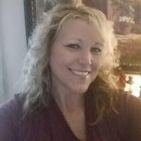 Ginger Lowe's Instagram, Twitter & Facebook