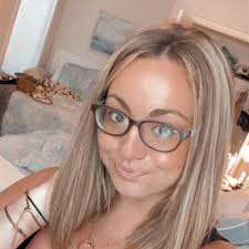 Lori Ann Dobson (@LDobss)