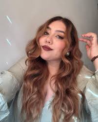 Ali Andrade's Instagram, Twitter & Facebook