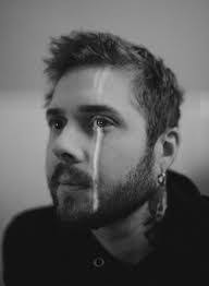 Kelly Hoffer's Instagram, Twitter & Facebook