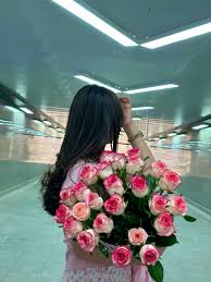 Gül ve qız şekilleri 🍓🌹🌸 için 150 fikir, 2025 | gül, kızlar, fotoğraf