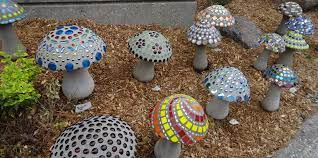 Concrete Mushrooms By Elizabeth Janesville Farmers Market Mushroom Crafts Concrete Diy Garden Plaster Crafts