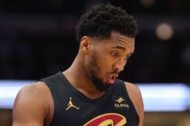 NBA: Donovan Mitchell es baja con Cavaliers por lesión en la rodilla