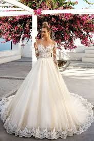 Maybe you would like to learn more about one of these? Weites Brautkleid Spitze Und Tull Schulterfrei Mit Langen Spitzenarmeln Kleider Hochzeit Brautkleid Prinzessin Hochzeit Kleidung