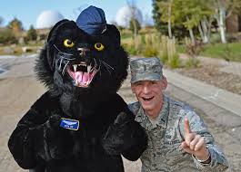 Clawed six-star general cracks down